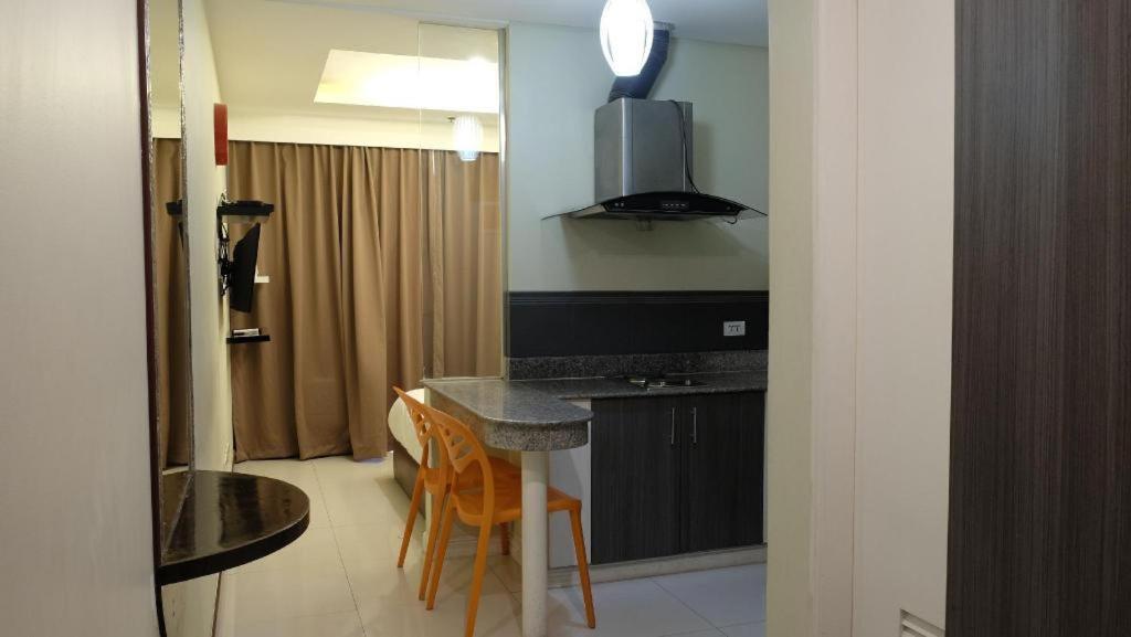 Zen Rooms Malate Robinsons Манила Экстерьер фото
